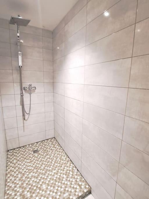 Loft Proche Des Plages Et Sites Du Debarquement Apartment Osmanville